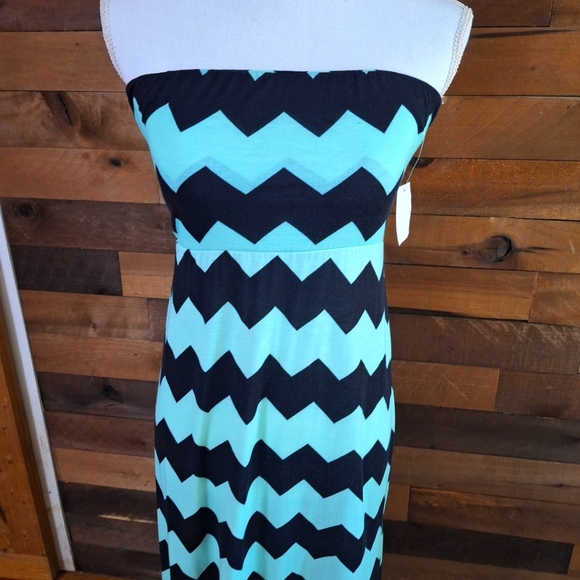 Charlotte Russe Sleavless Chevron Maxi Dress Size Medium - Picture 8 of 9
